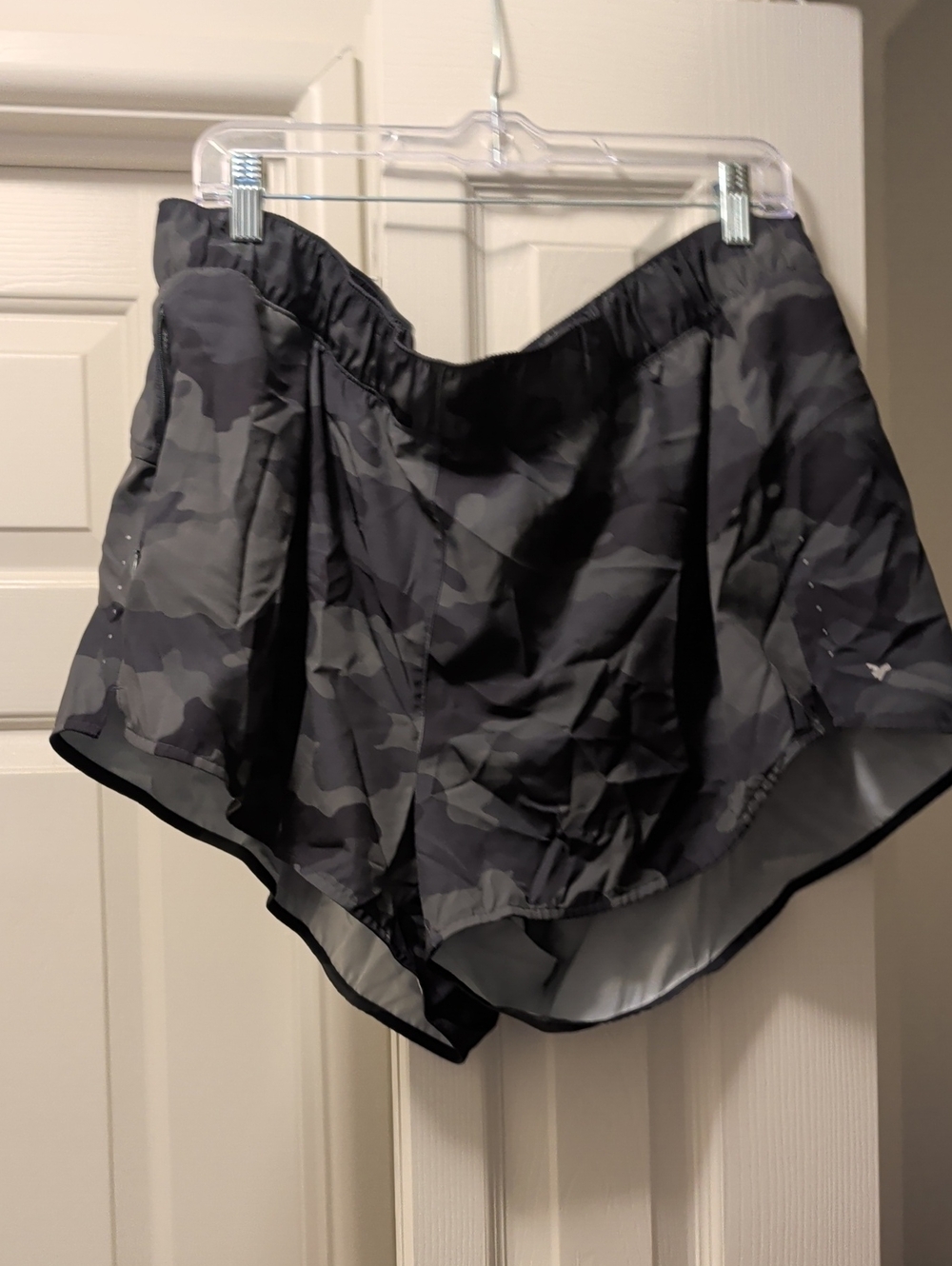 LN Old Navy Active Shorts!!